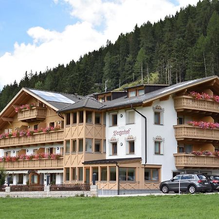 Almhotel Bergerhof Sarentino Exterior foto