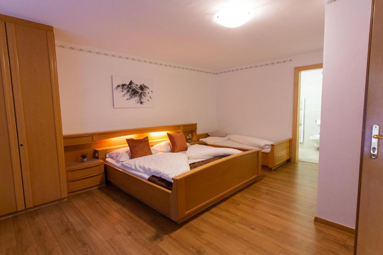 Almhotel Bergerhof Sarentino Exterior foto