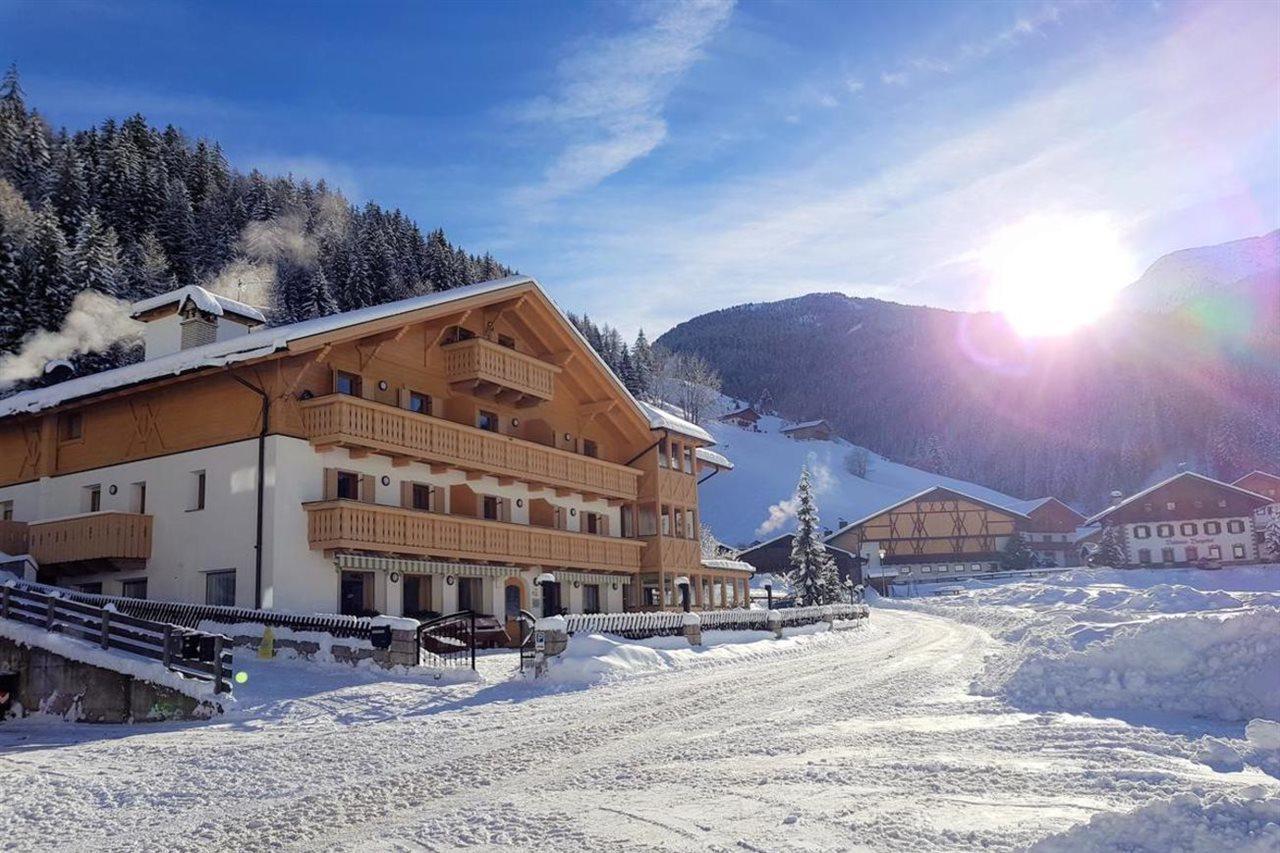 Almhotel Bergerhof Sarentino Exterior foto